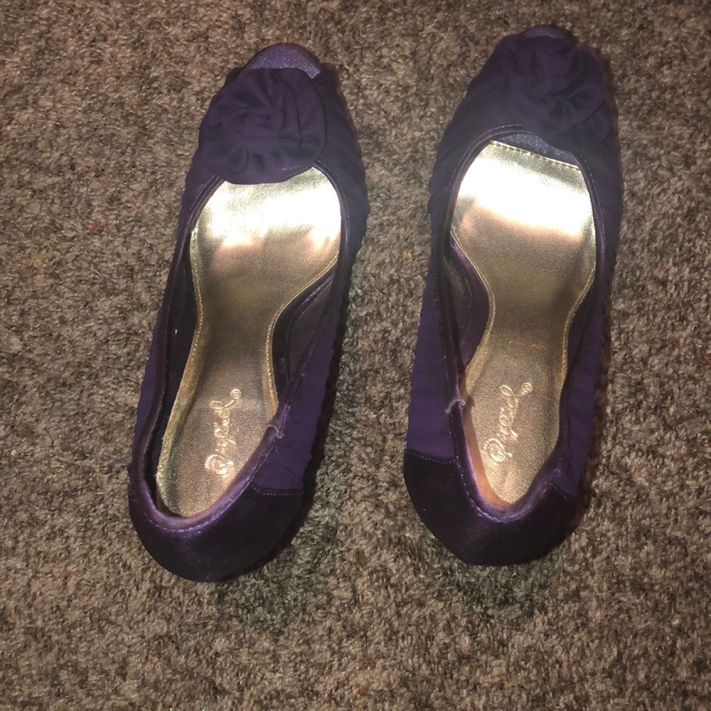Women’s dress shoes
